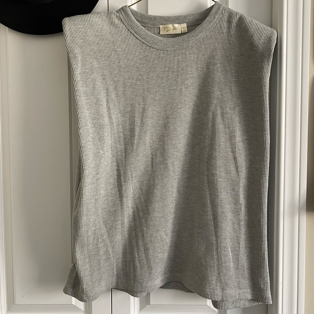 RD Style Shoulder Pad Muscle Tank